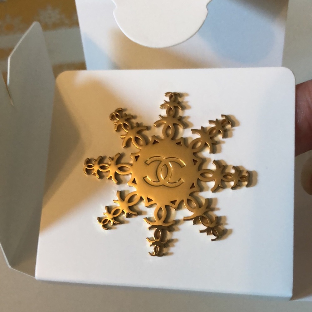 Chanel Beaute Holiday Snowflakes Pin